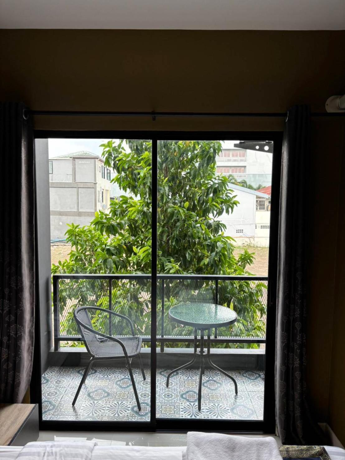 The Lantern Suites Ban Song Hong Eksteriør bilde